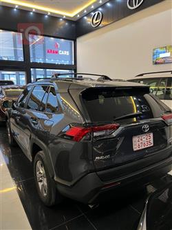 تۆیۆتا ڕاڤ 4